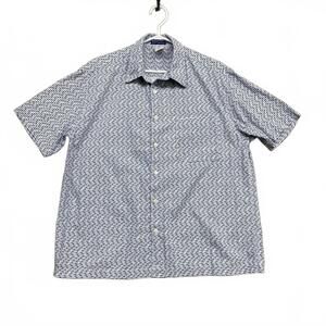 VTG 2005 Old Navy Men's Short Sleeve Button-Up Shirt Blue Porpoises Casual Sz M